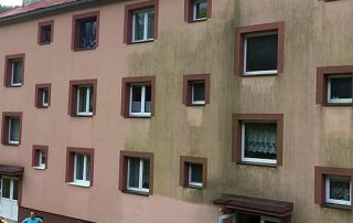 Profesionálne čistenie a renovácia fasády bytového domu | pemtrade.sk