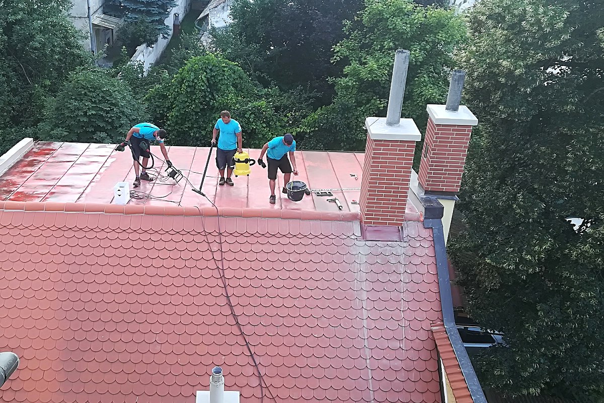 Profesionálne čistenie fasády a strechy rodinného domu | pemtrade.sk